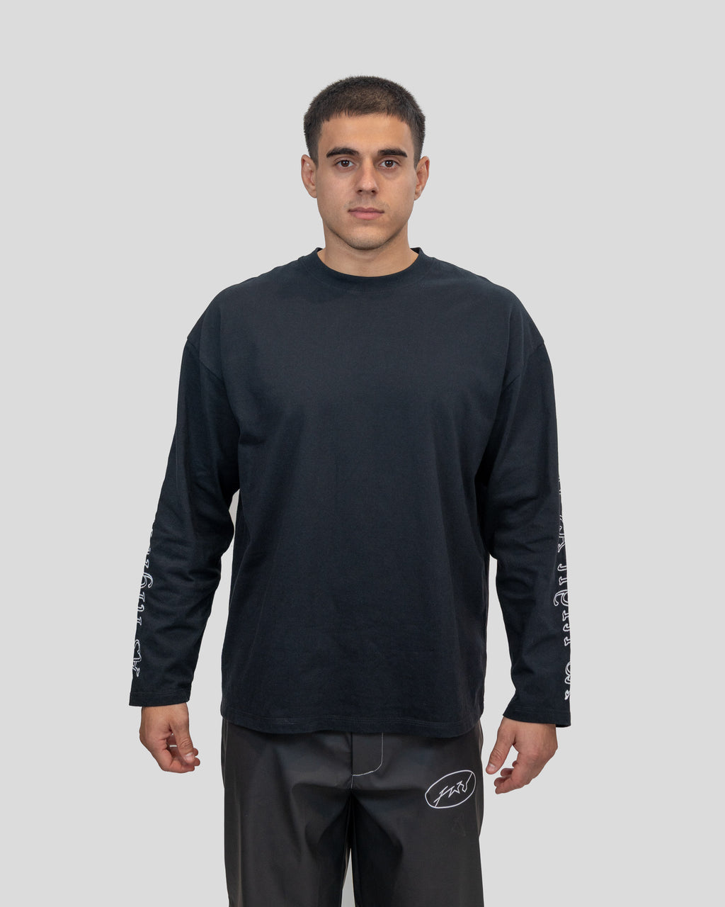 BLACK LONGSLEEVE