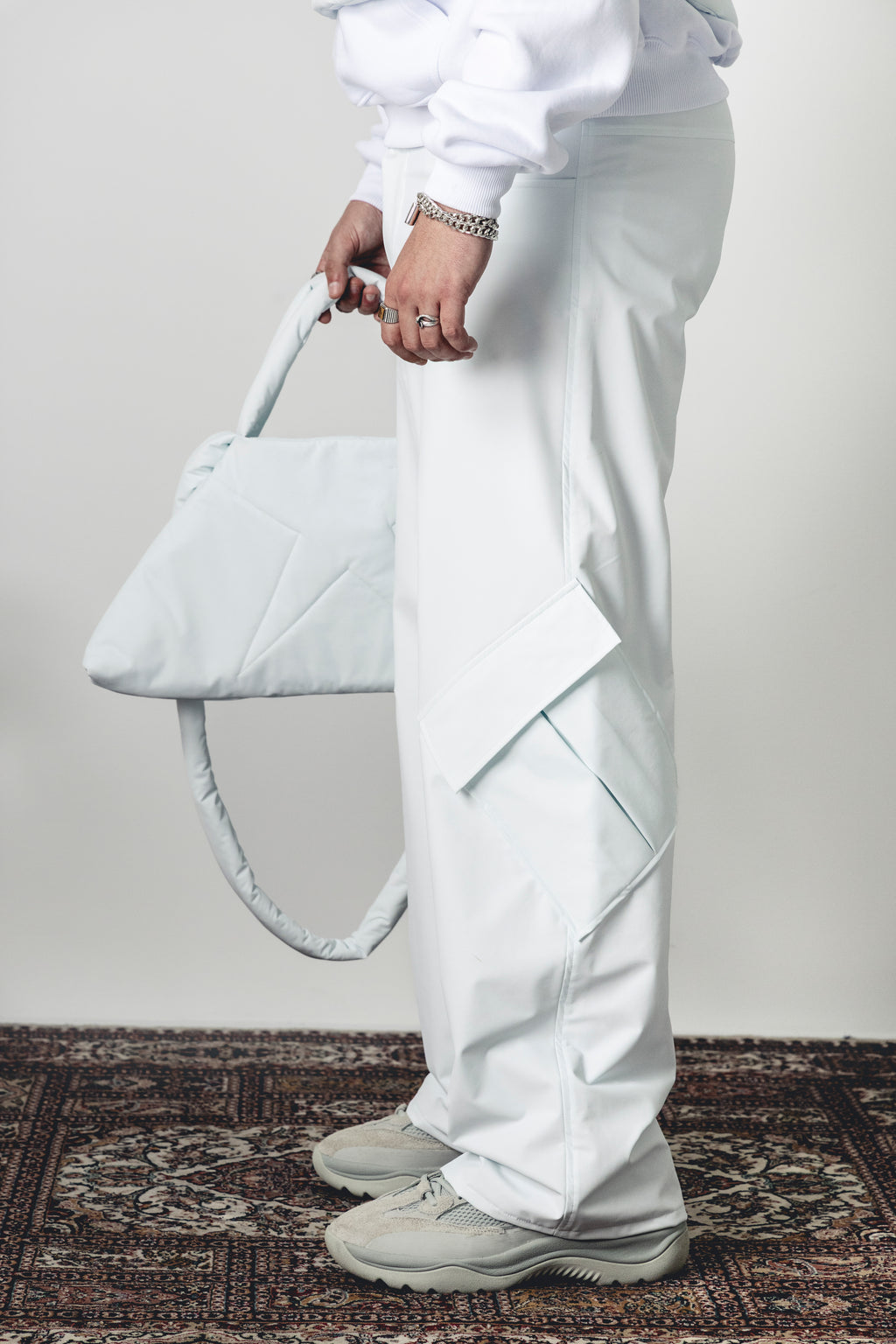 WHITE CARGO PANTS