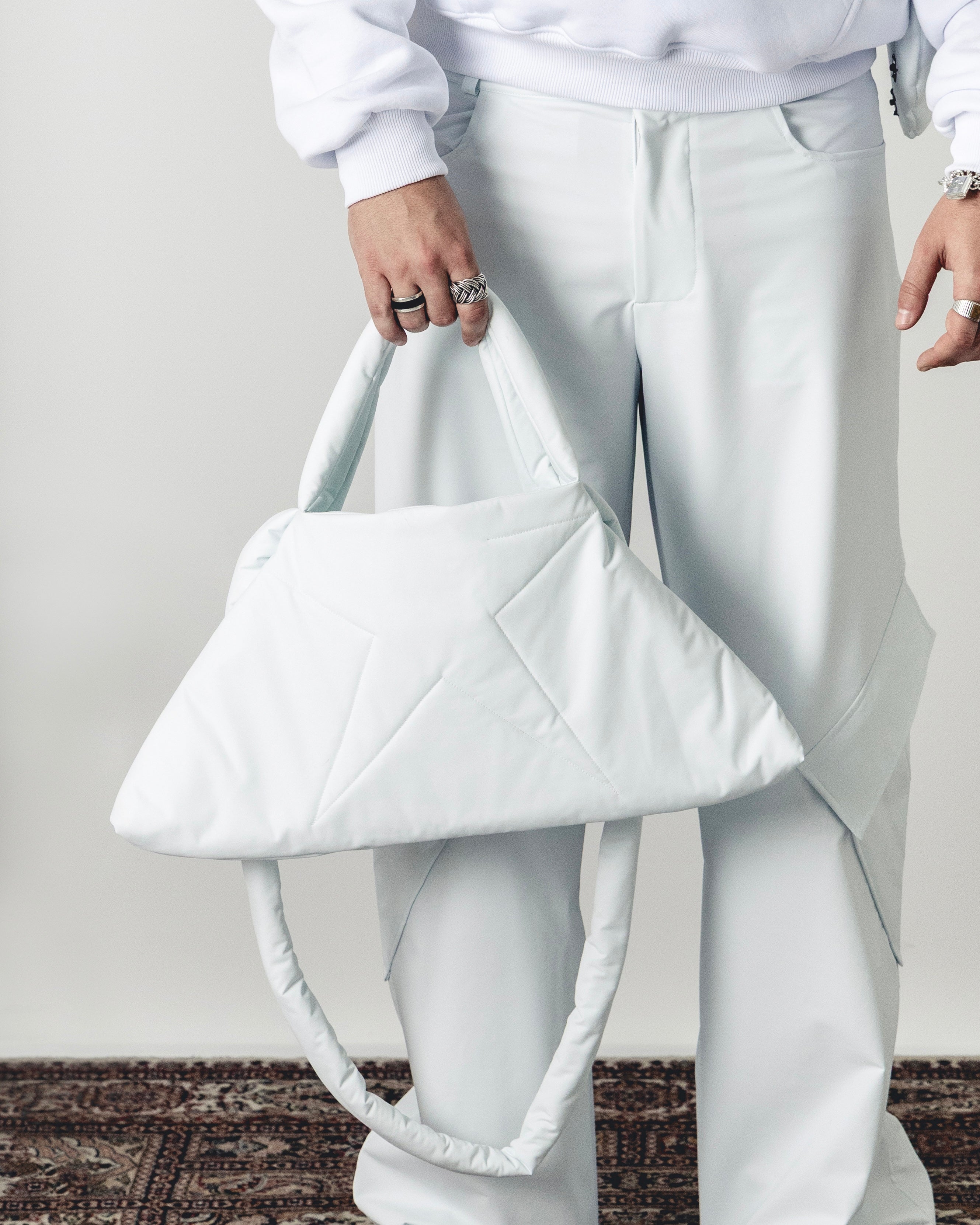 WHITE TRIANGLE PUFF BAG