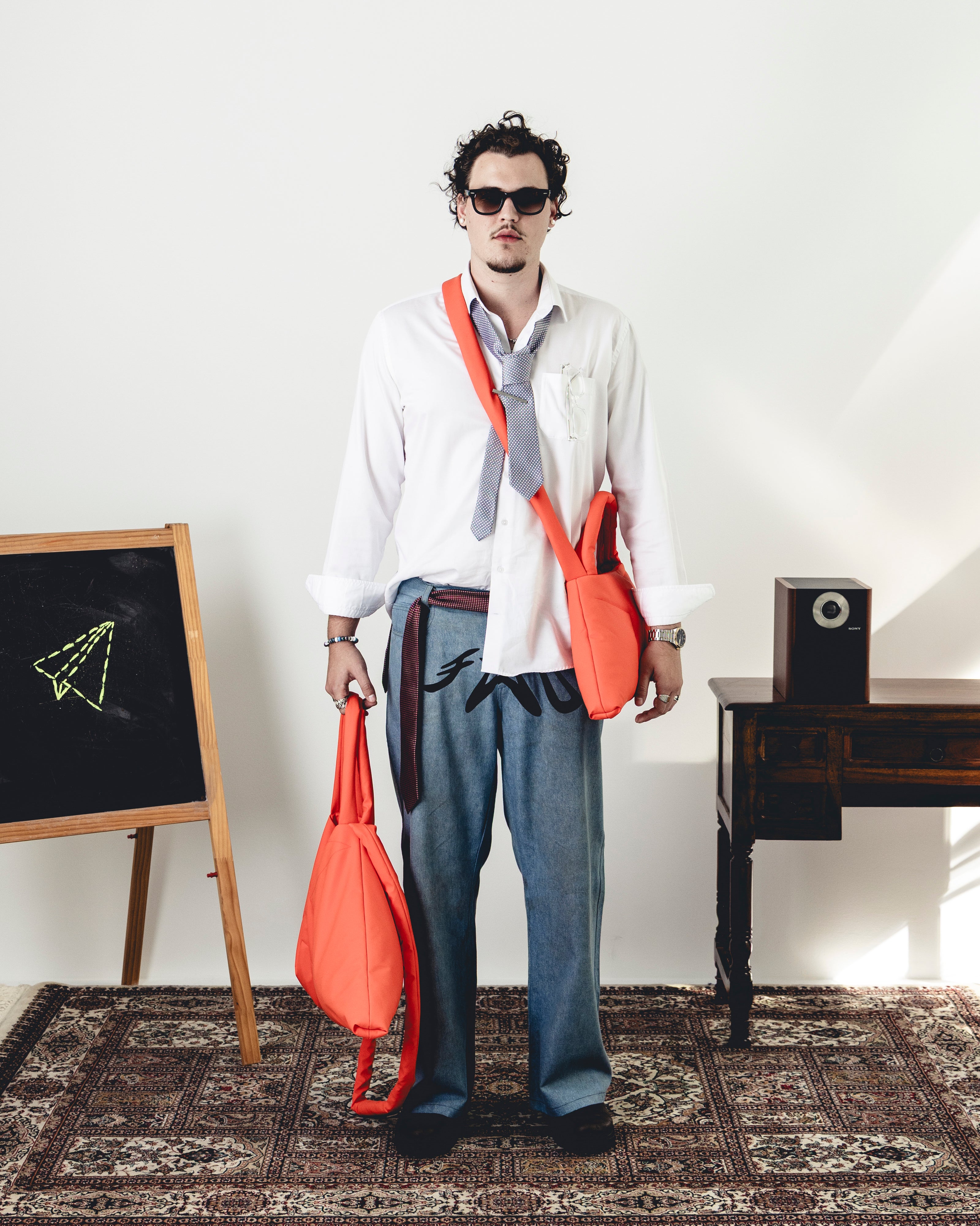 BIG TRIANGLE PUFF BAG