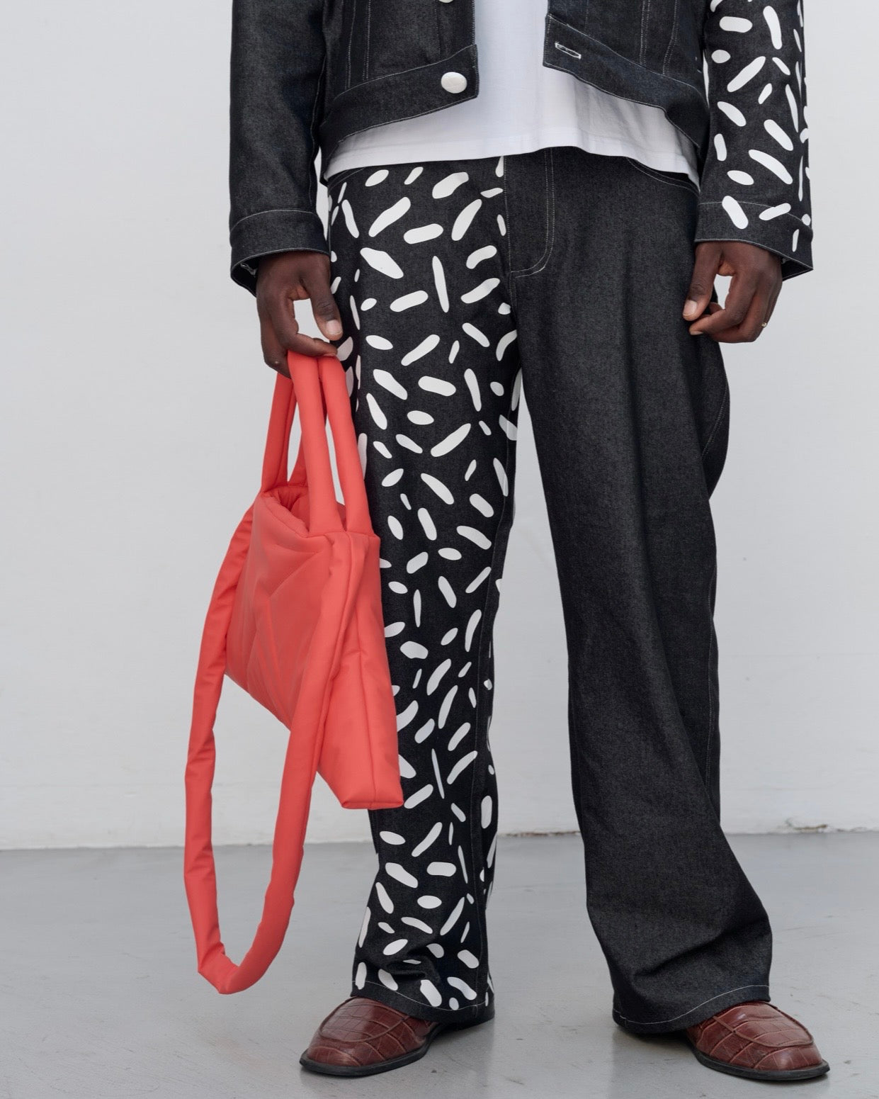 WHITE STRIPS DENIM JEANS